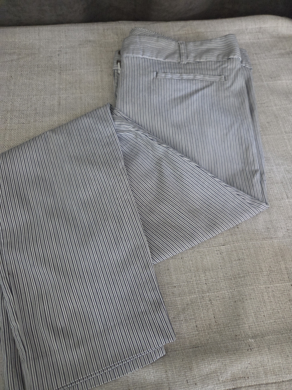 Van Heusen Women's White and Black Pinstripe Capris